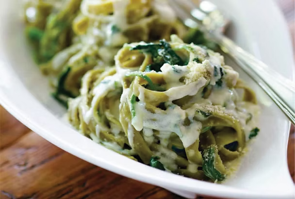 Spinach Fettucine with Prosciutto Cream Sauce