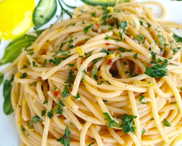Spaghetti con Colatura di Alici